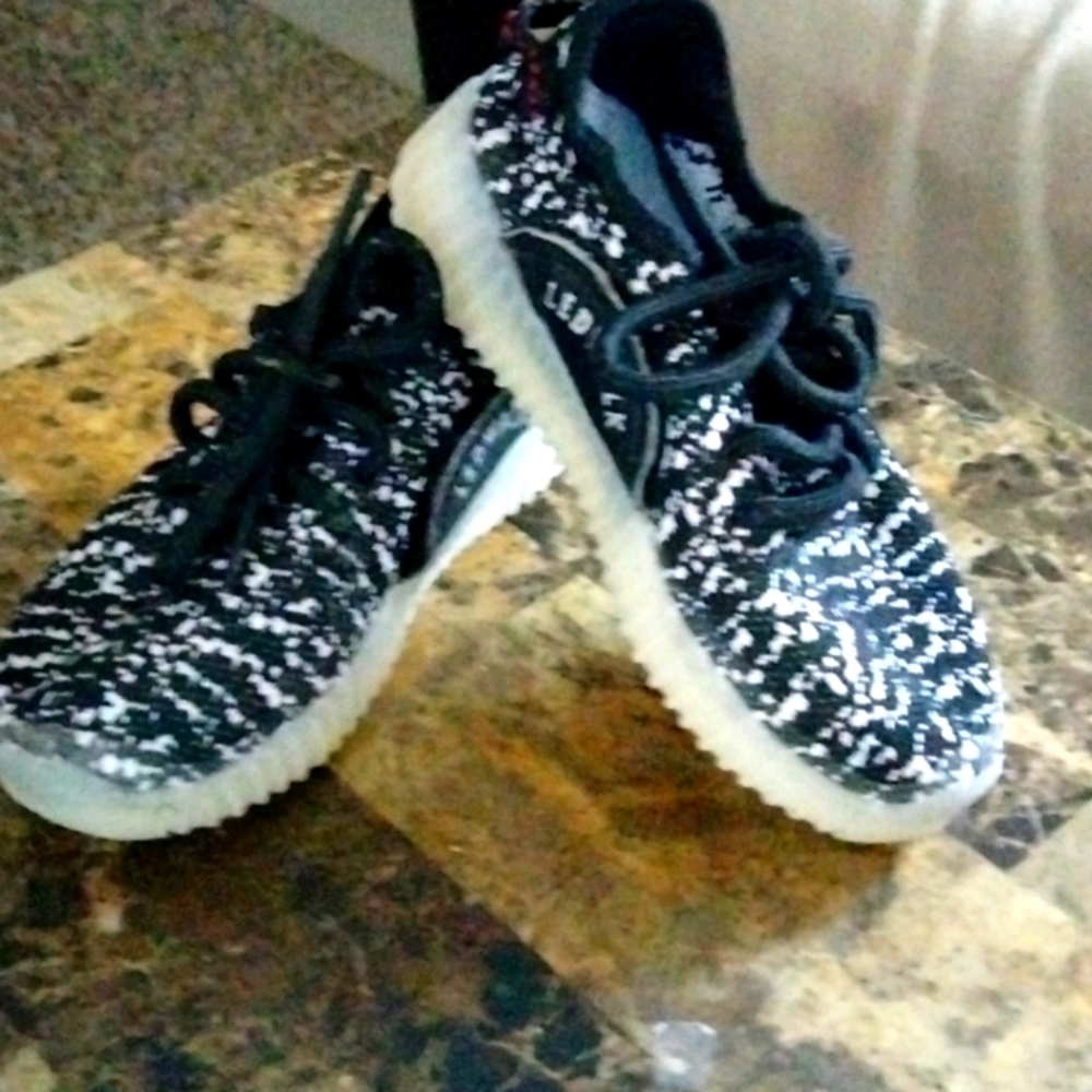 LEDWALK Light up kids sneakers